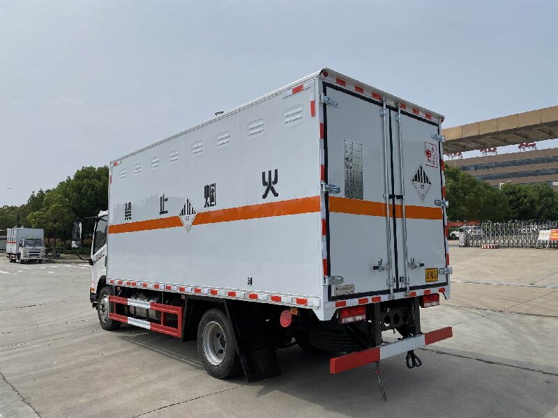 成都到揚中危險品運輸