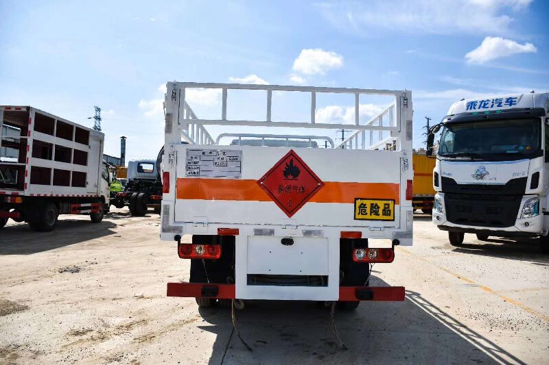 成都到開福區(qū)危險品運(yùn)輸